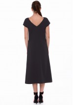 Черное платье А-силуэта