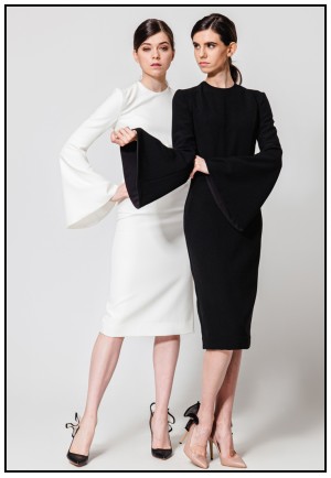 Чорна сукня-футляр із рукавами-кльош