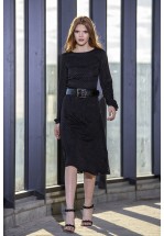 Елегантна чорна сукня міді