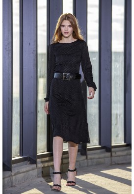 Елегантна чорна сукня міді