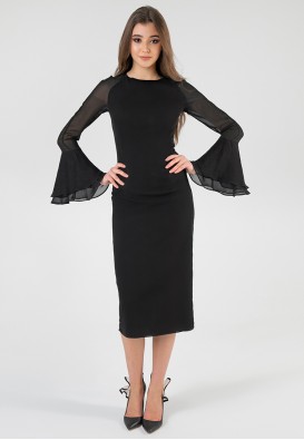 Елегантна сукня-футляр з рукавами-кльош