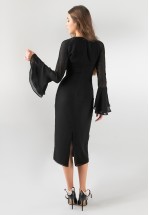 Елегантна сукня-футляр з рукавами-кльош