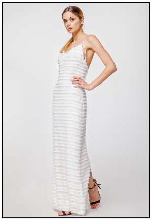Элегантный сарафан на тонких бретелях