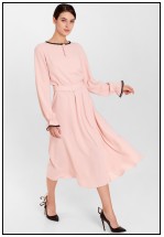 Коктейльна сукня міді в пудровому кольорі
