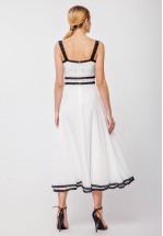 Легкий сарафан миди молочного цвета