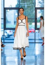 Легкий сарафан миди молочного цвета