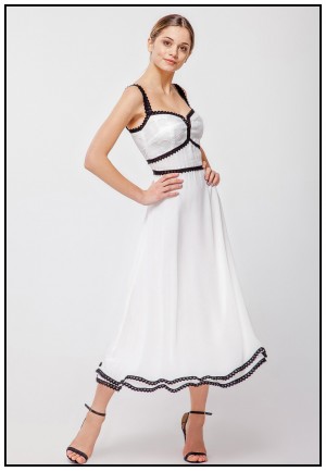 Легкий сарафан миди молочного цвета