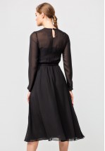 Легка сукня з чорного шифону