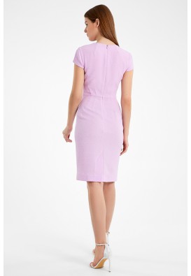 Лілова сукня-футляр до коліна