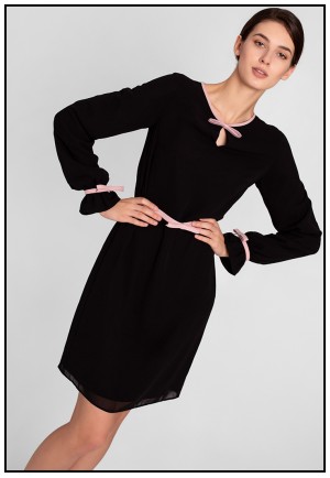 Маленька чорна сукня