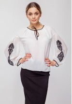 Молочна шифонова блуза