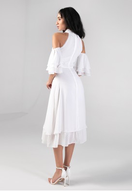 Ніжна біла сукня міді з відкритими плечима