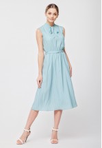 Ніжна сукня кольору Tiffany