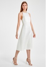 Нежное платье с открытой спиной