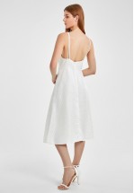 Нежное платье с открытой спиной