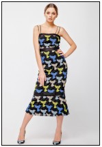 Облягаюча сукня міді на тоненьких бретелях