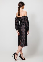 Сукня міді з відкритими плечима