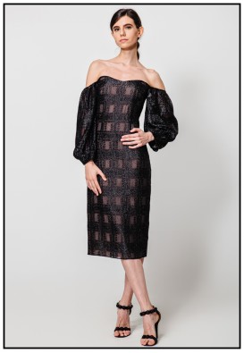 Сукня міді з відкритими плечима