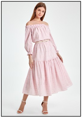 Платье миди с открытыми плечами