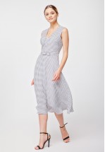 Платье миди с поясом на талии