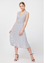 Платье миди с поясом на талии