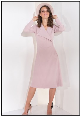 Пудрова сукня на запах у смужку