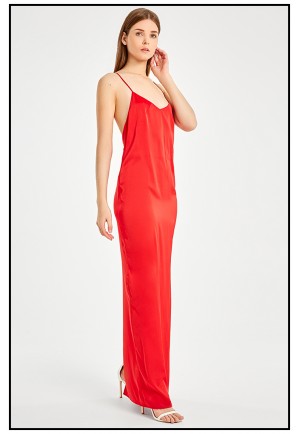 Платье в пол в алом цвете